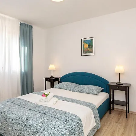 Basic 2 Apartment Njivice