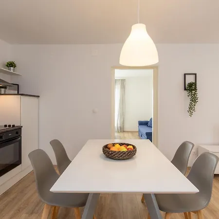 Basic 2 Apartment